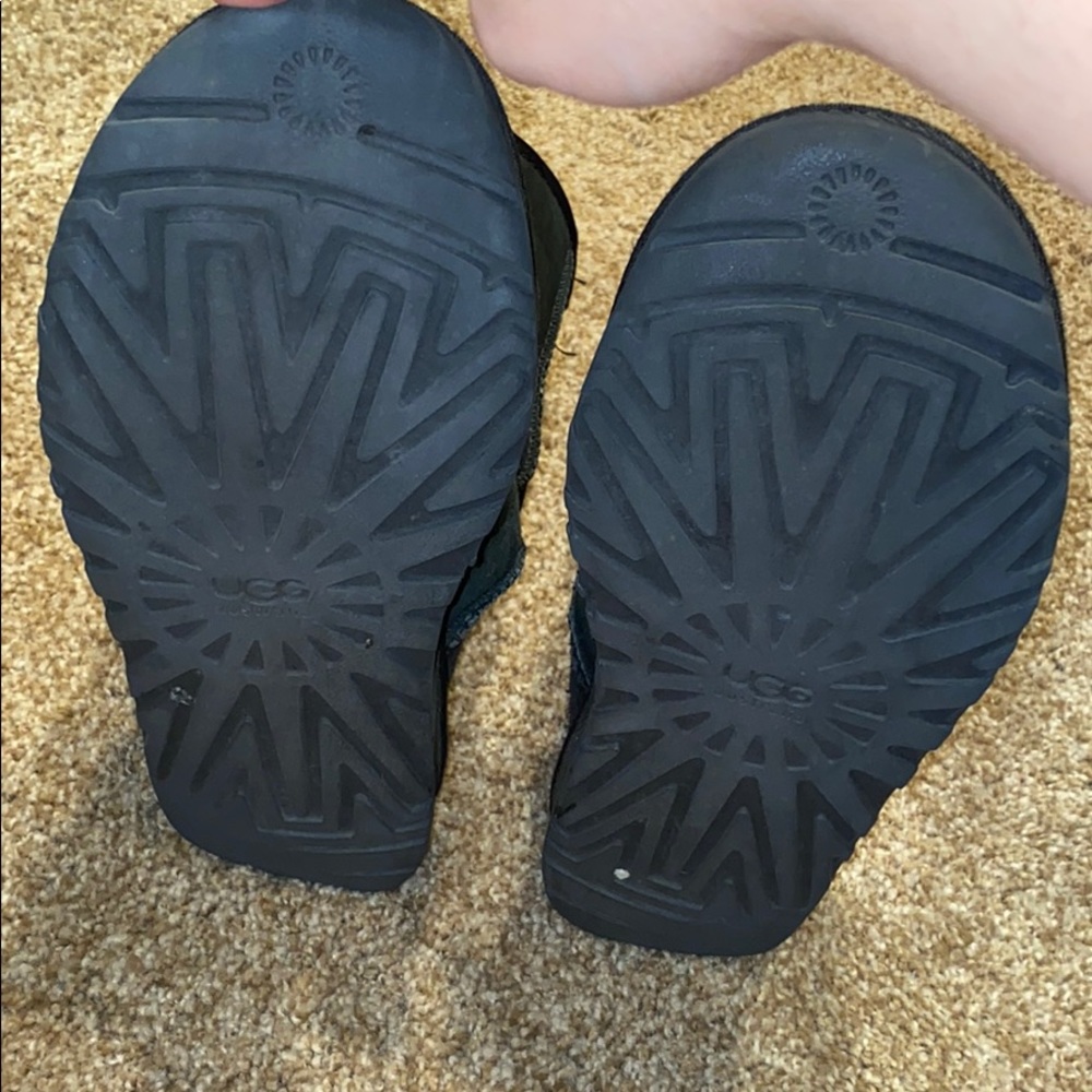 Short Uggs - image 3